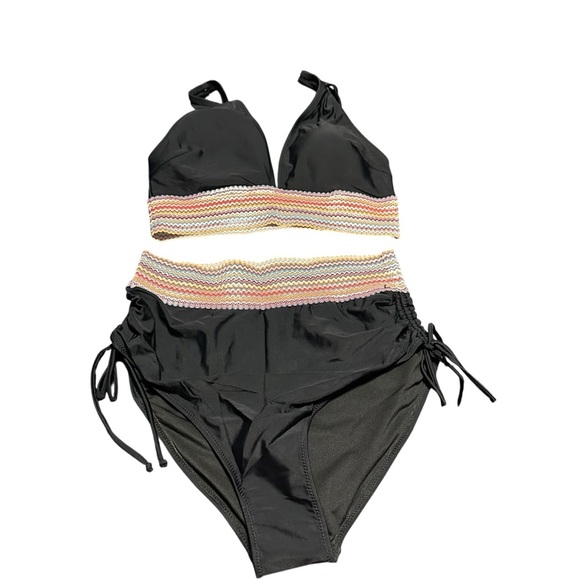 Elegant Black and Pink Women's Bikini - Picture 2 of 5